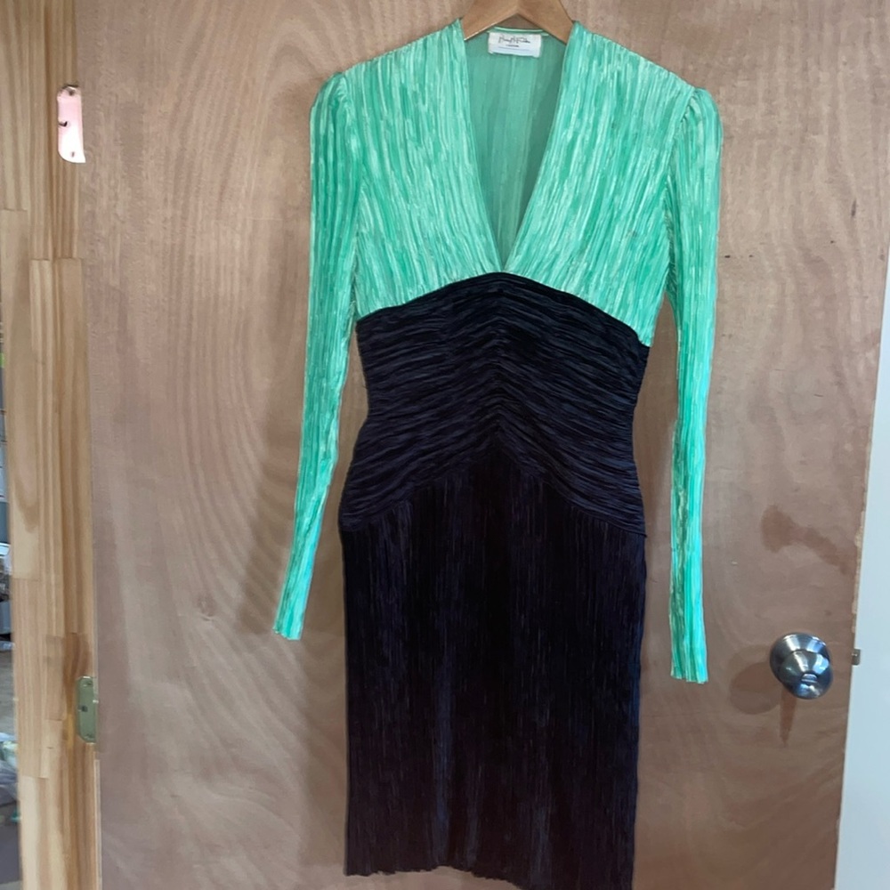 Mary McFadden dress size small. Green and black. Never worn
